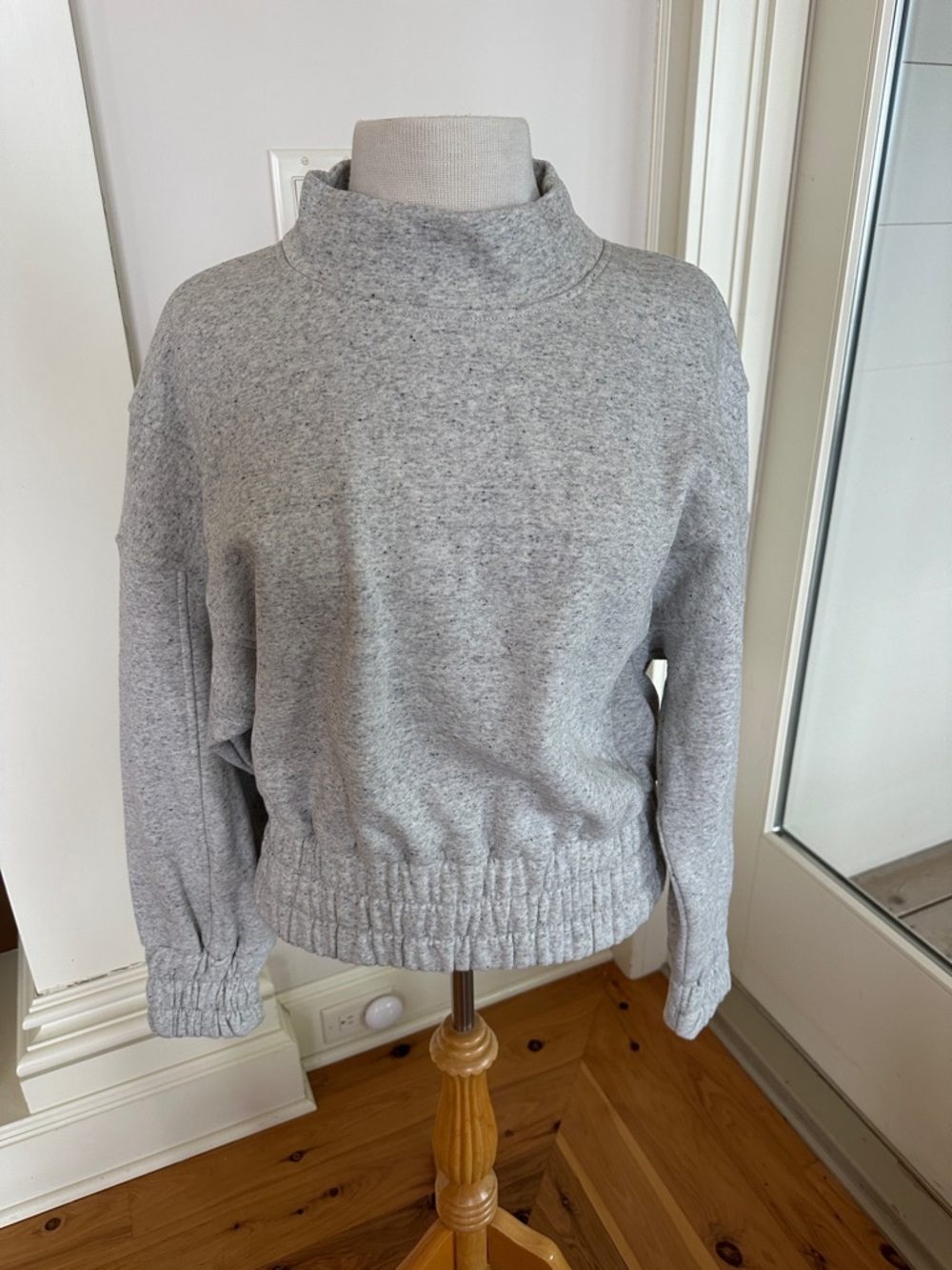 Cozy Women's Heather Gray Mock Neck Sweatshirt Varley Dunbar Large